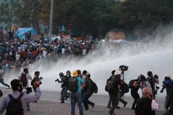 Taksim Meydanı ve Gezi Parkı'na müdahale