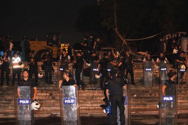 Taksim Meydanı ve Gezi Parkı'na müdahale