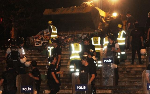 Taksim Meydanı ve Gezi Parkı'na müdahale