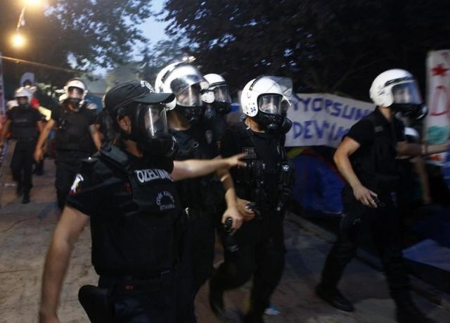 Taksim Meydanı ve Gezi Parkı'na müdahale