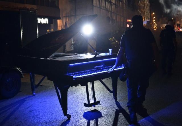 Taksim Meydanı ve Gezi Parkı'na müdahale