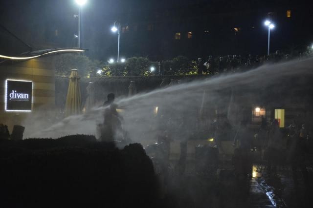 Taksim Meydanı ve Gezi Parkı'na müdahale