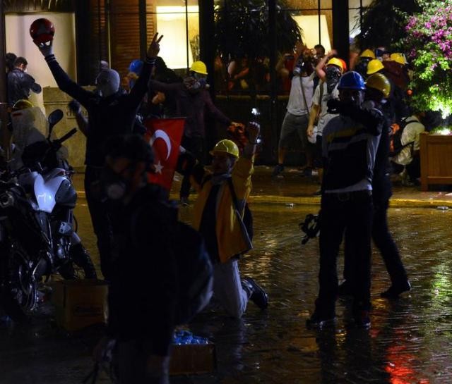 Taksim Meydanı ve Gezi Parkı'na müdahale