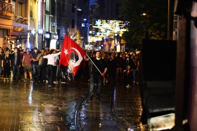 Taksim Meydanı ve Gezi Parkı'na müdahale