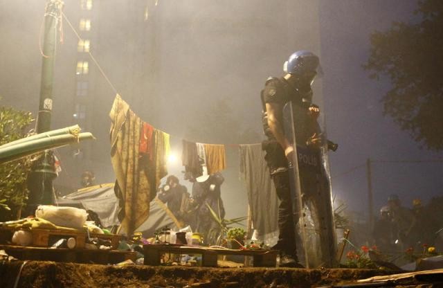 Taksim Meydanı ve Gezi Parkı'na müdahale