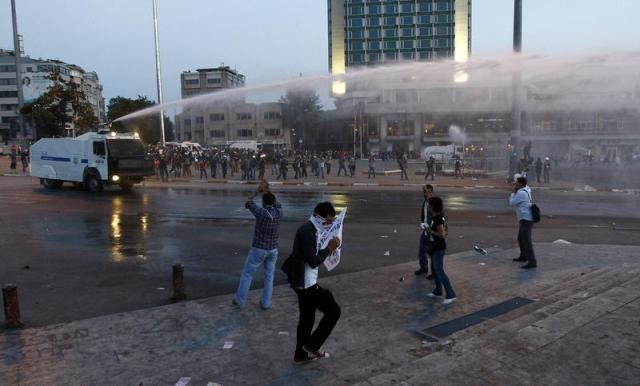 Taksim Meydanı ve Gezi Parkı'na müdahale