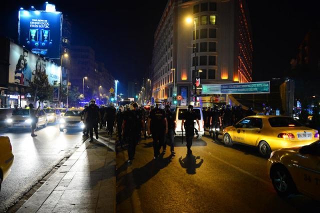 Taksim Meydanı ve Gezi Parkı'na müdahale