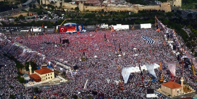 Kazlıçeşme'de Milli İradeye Saygı Mitingi