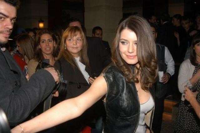 Beren Saat cazip teklife hayır diyemedi!