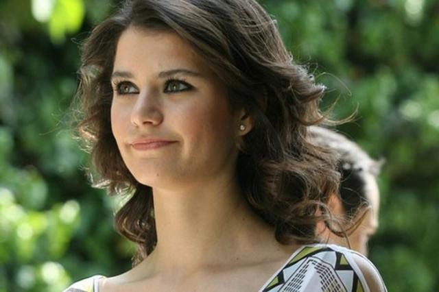 Beren Saat cazip teklife hayır diyemedi!