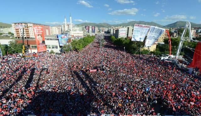 Erzurum'da 'Milli İradeye saygı mitingi'