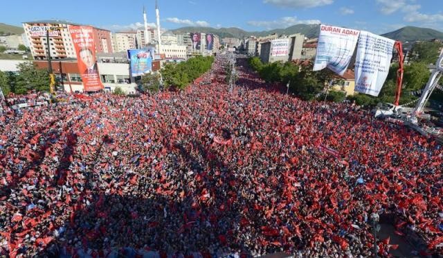 Erzurum'da 'Milli İradeye saygı mitingi'