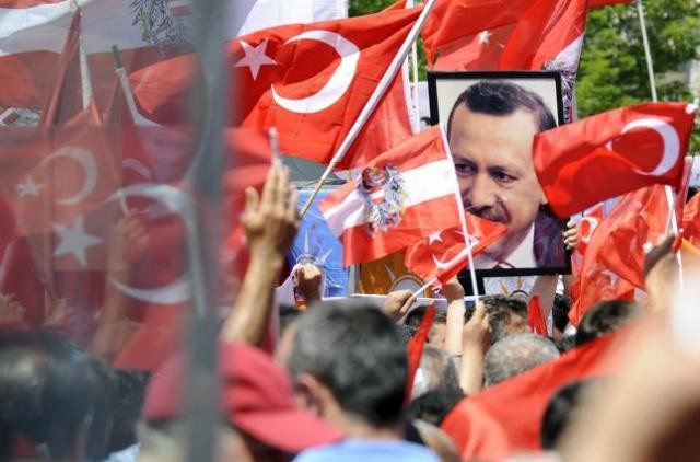 Erdoğan'a Viyana'da destek mitingi