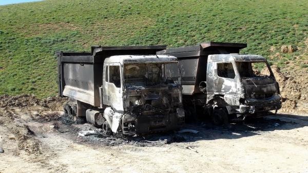 Tunceli'de 6 araç ateşe verildi