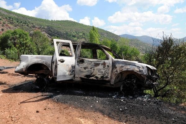 Tunceli'de 6 araç ateşe verildi