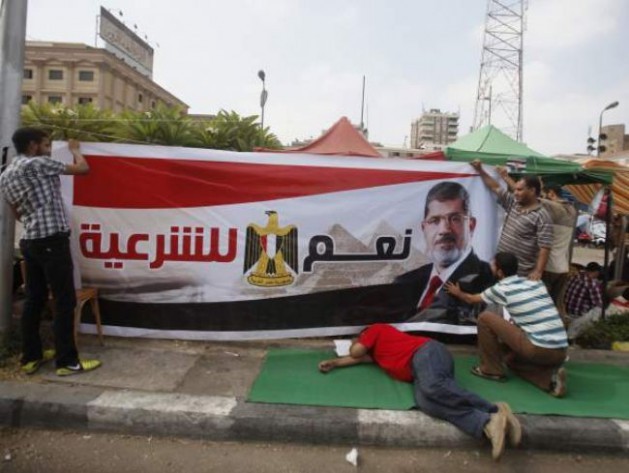 Mursi destekçilerinden ordunun darbesine protesto