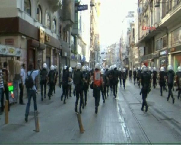 Taksim'de eylemcilere müdahale