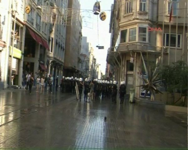 Taksim'de eylemcilere müdahale