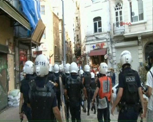 Taksim'de eylemcilere müdahale