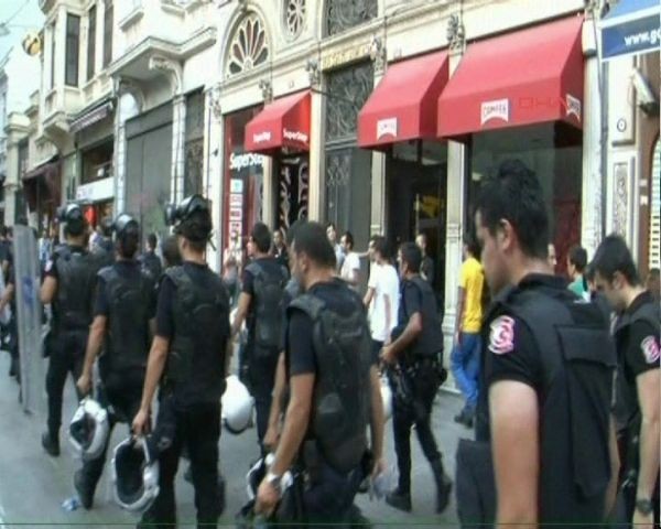 Taksim'de eylemcilere müdahale