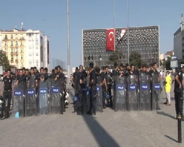 Taksim'de eylemcilere müdahale