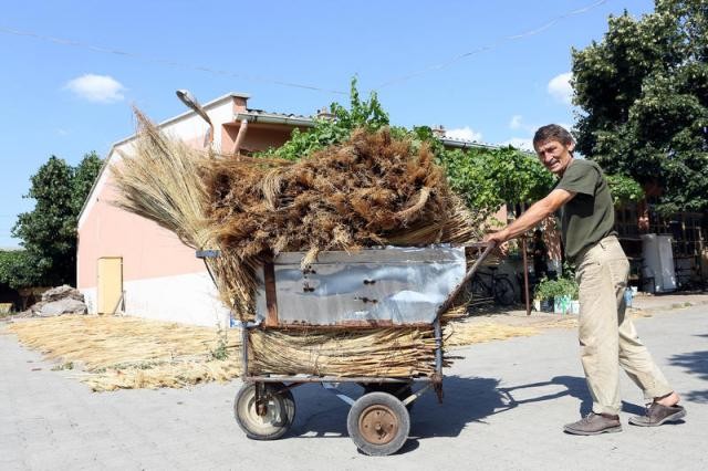 Elektrik süpürgesinin bitirdiği el zanaatı: Süpürgecilik