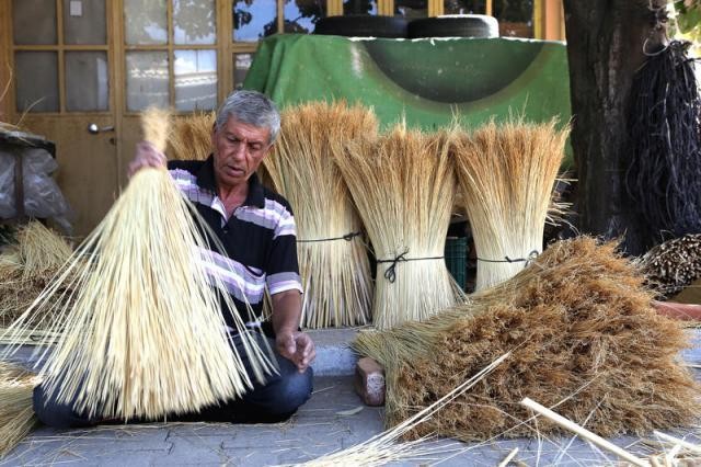 Elektrik süpürgesinin bitirdiği el zanaatı: Süpürgecilik