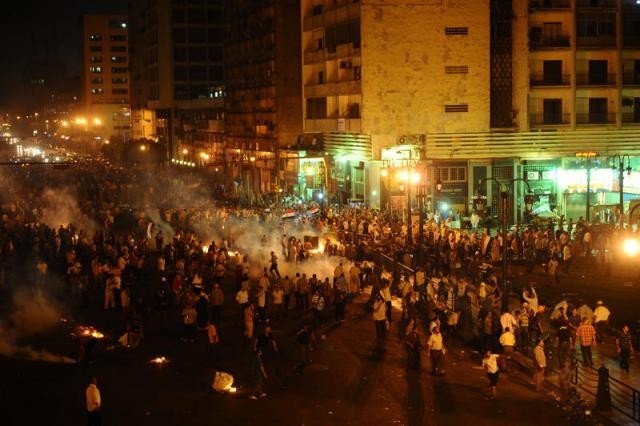 Mısır'da göstericilere polis müdahalesi