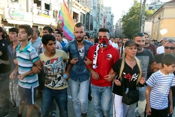 Taksim yine karıştı!