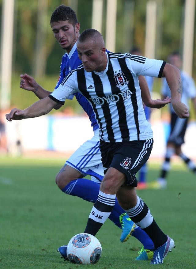 Schalke kaçtı, Kartal yakaladı