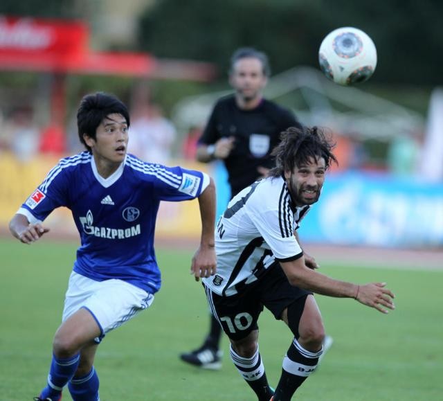 Schalke kaçtı, Kartal yakaladı