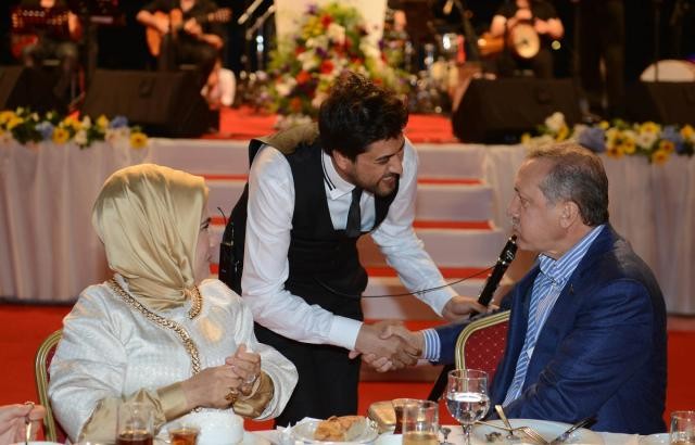 AK Parti'nin iftarına ünlü akını