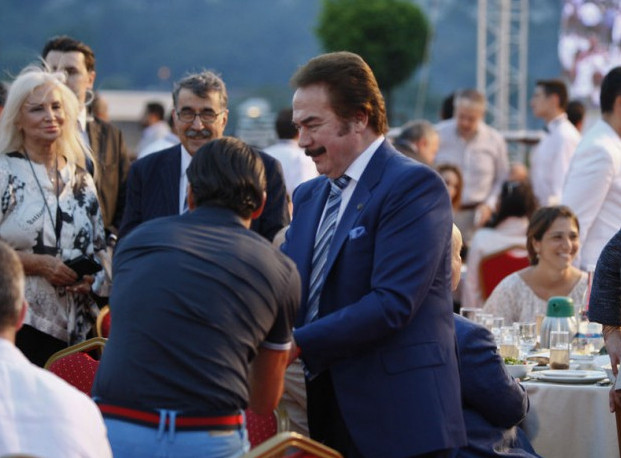 AK Parti'nin iftarına ünlü akını