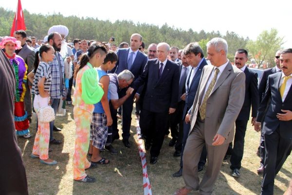 MHP lideri Bahçeli, Türklük Anıtı'nda