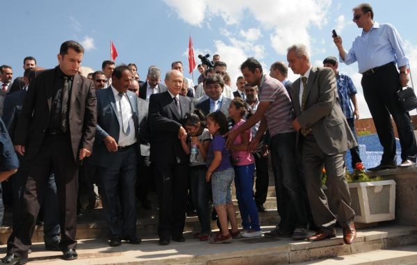 MHP lideri Bahçeli, Türklük Anıtı'nda