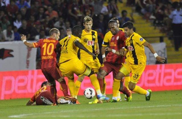 Eskişehirspor - Galatasaray maçından kareler