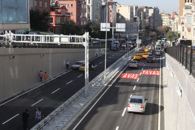 Taksim'de tabela komedisi!