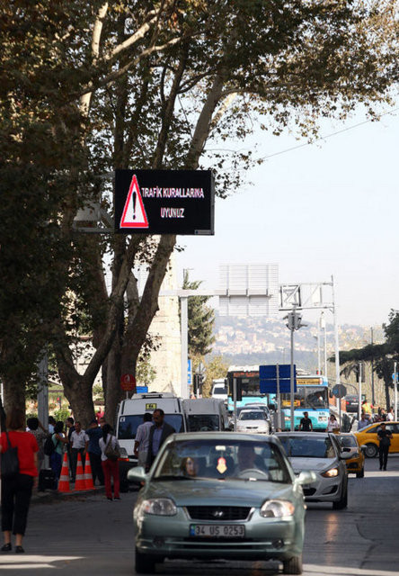 Taksim'de tabela komedisi!