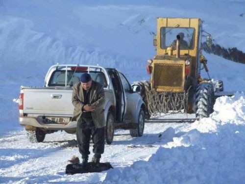 Namazlarını ne olursa olsun kaçırmayanlar