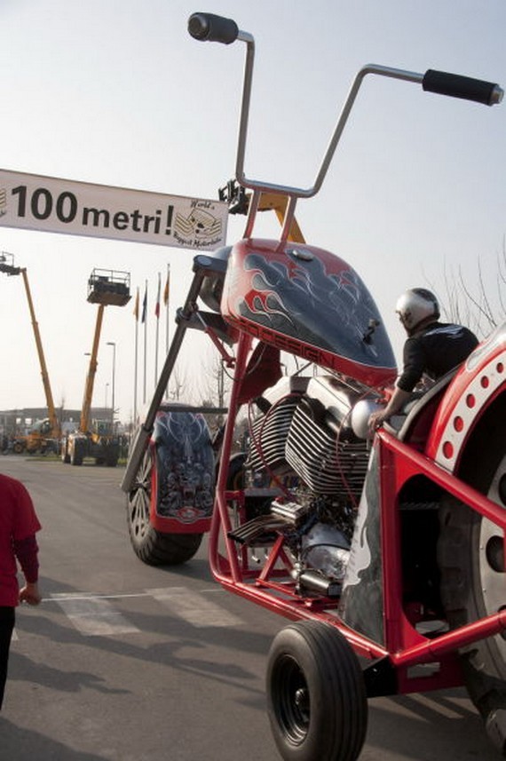 Dünyanın en büyük motosikleti!