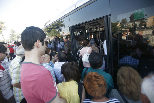 Böyle olur metrobüsün kaptanı!