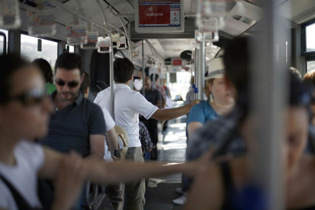 Böyle olur metrobüsün kaptanı!