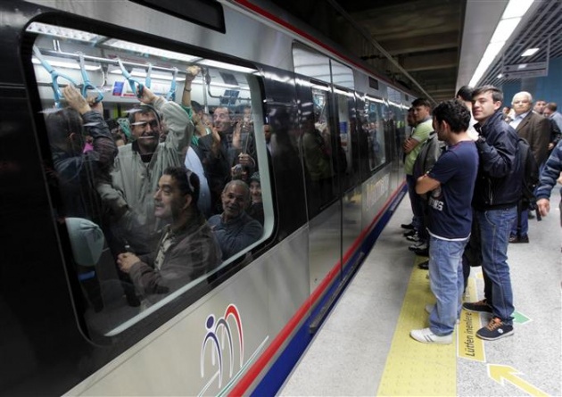 İstanbullulardan Marmaray'a yoğun ilgi