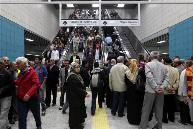 İstanbullulardan Marmaray'a yoğun ilgi