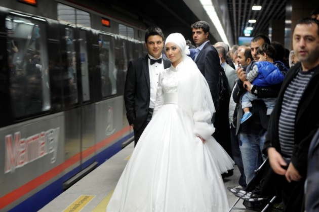 Marmaray'da düğün fotoğrafı