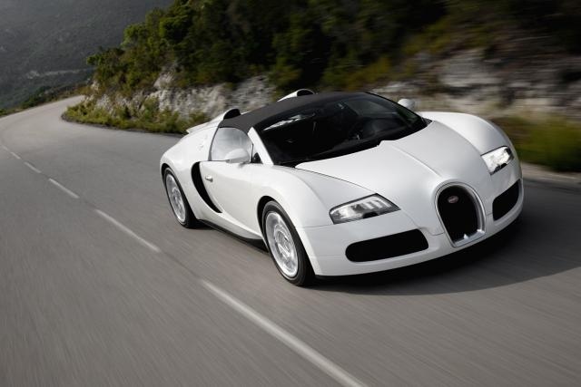 Bugatti Veyron ailesine yeni canavar!