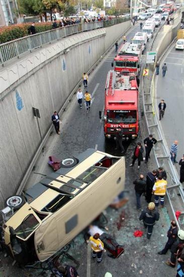 İstanbul'da minibüs kazası