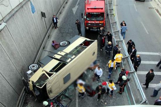 İstanbul'da minibüs kazası