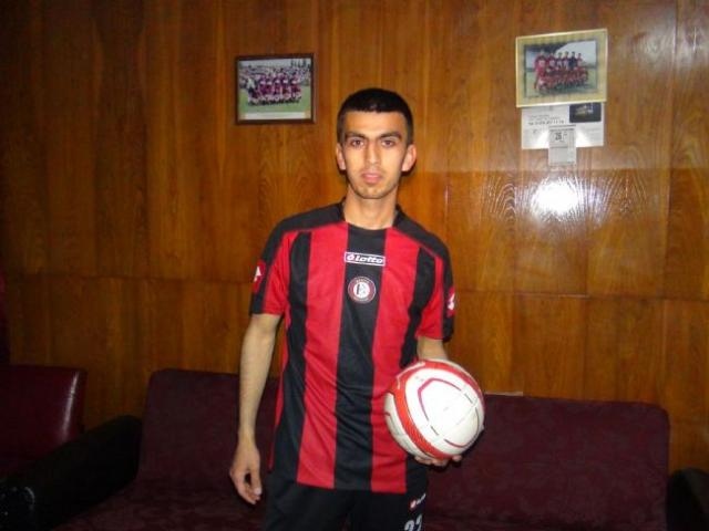 Suriye'de savaşcı Türkiye'de futbolcu