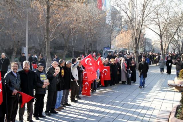 Kayseri'de Başbakan'a destek zinciri